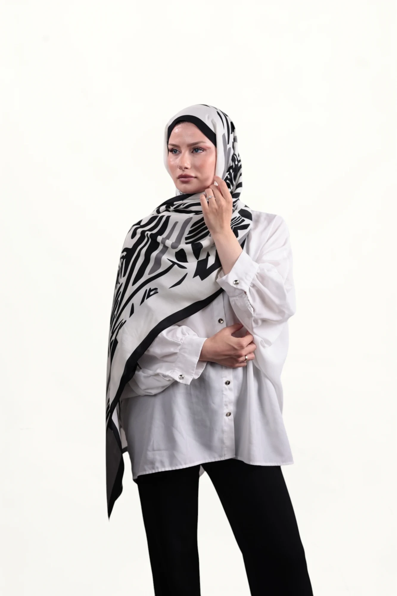 Sisley Elisa Şal Siyah Beyaz