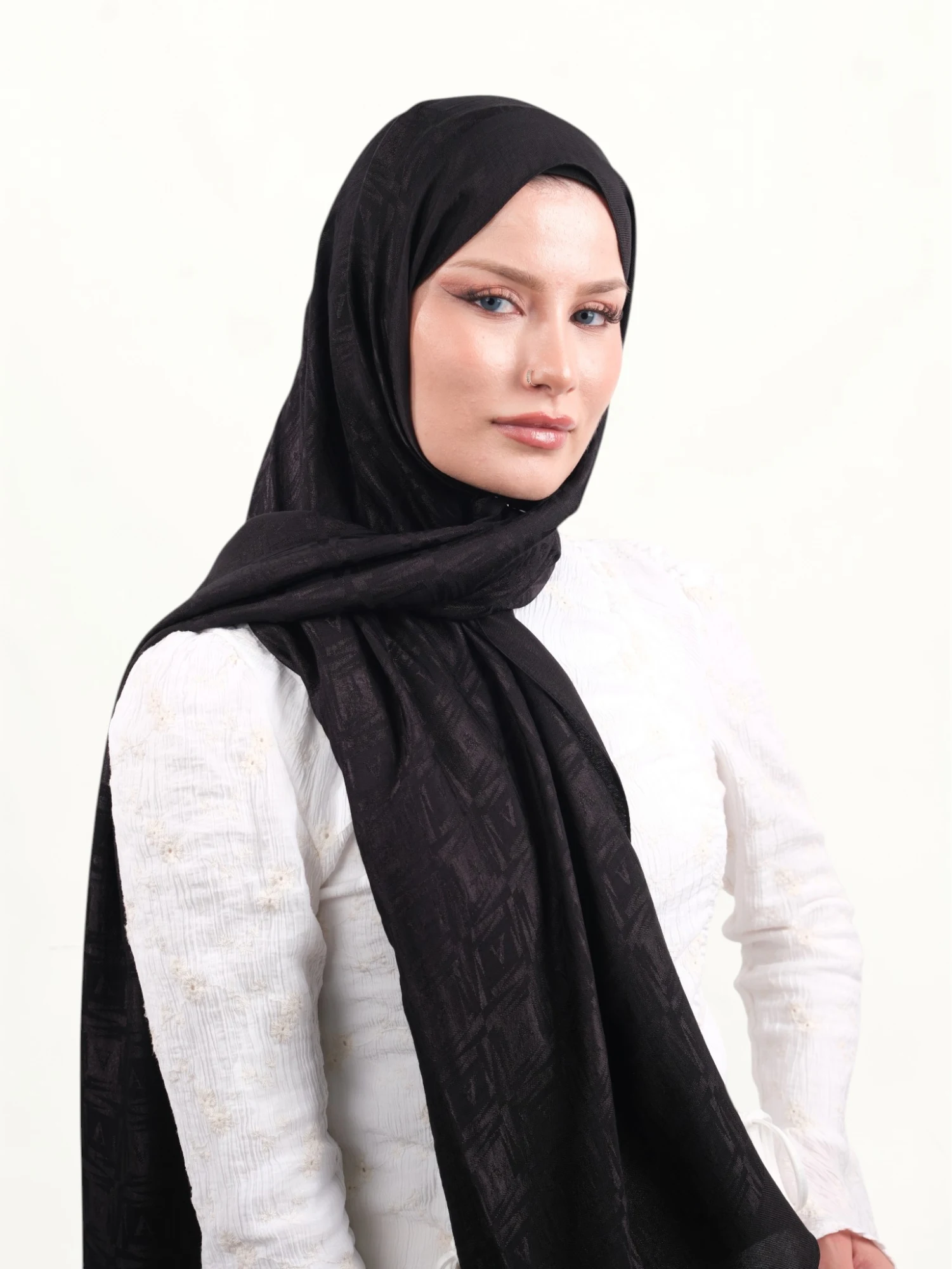 Armine Lyocell Şal Siyah-01