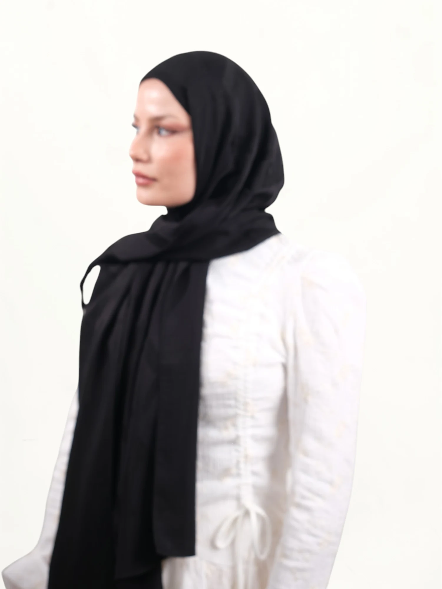 Armine Lyocell Şal Siyah-03