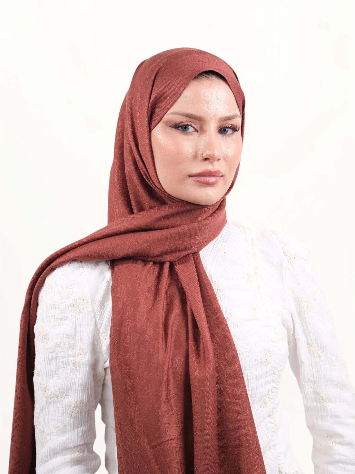 Armine Viskon Şal Tarçın
