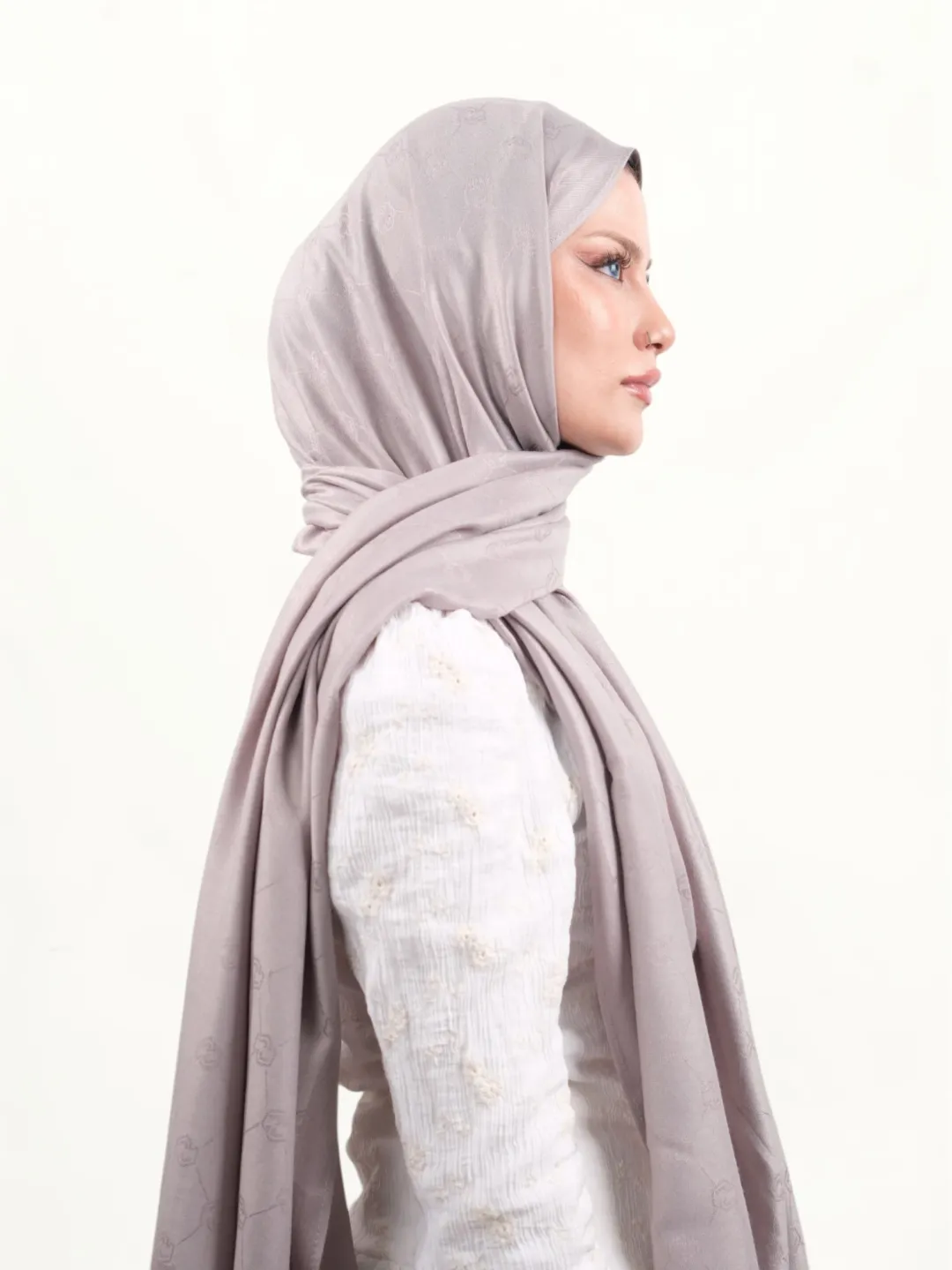 Armine Viskon Şal Taş