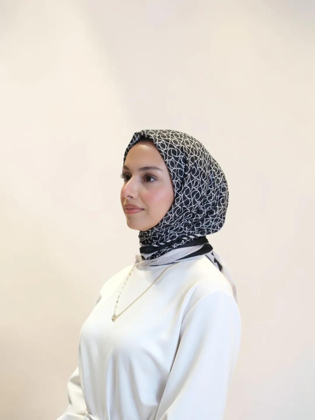 Belli Premium Soft Eşarp Siyah Detay