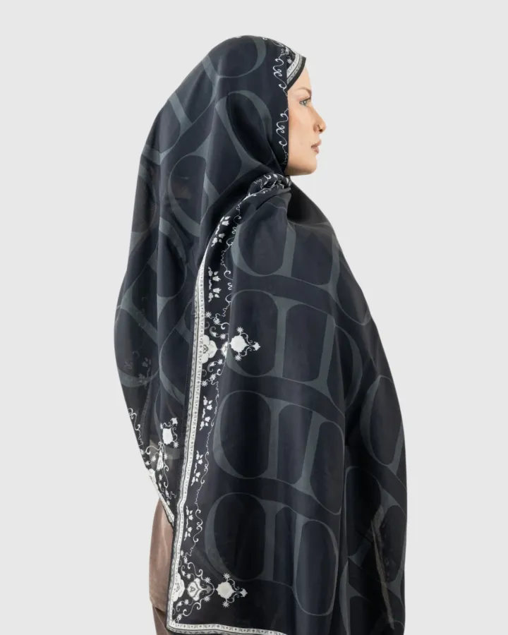 Carell Monogram Floş Şal Siyah Dsn