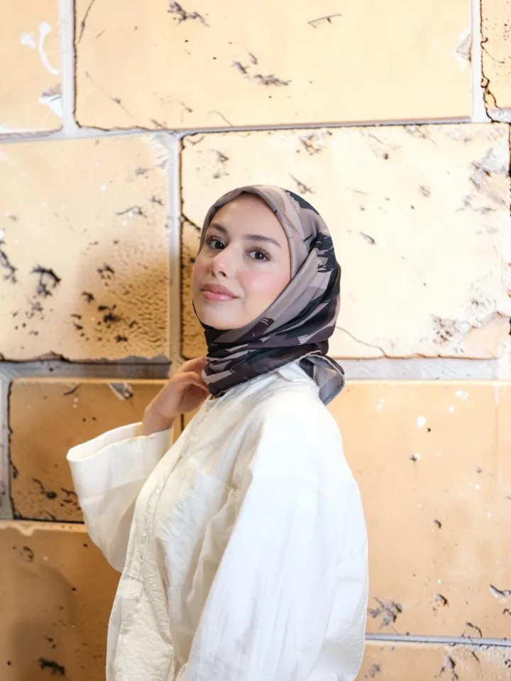 Shawl Secret Loi Silk Eşarp Vizon Detay