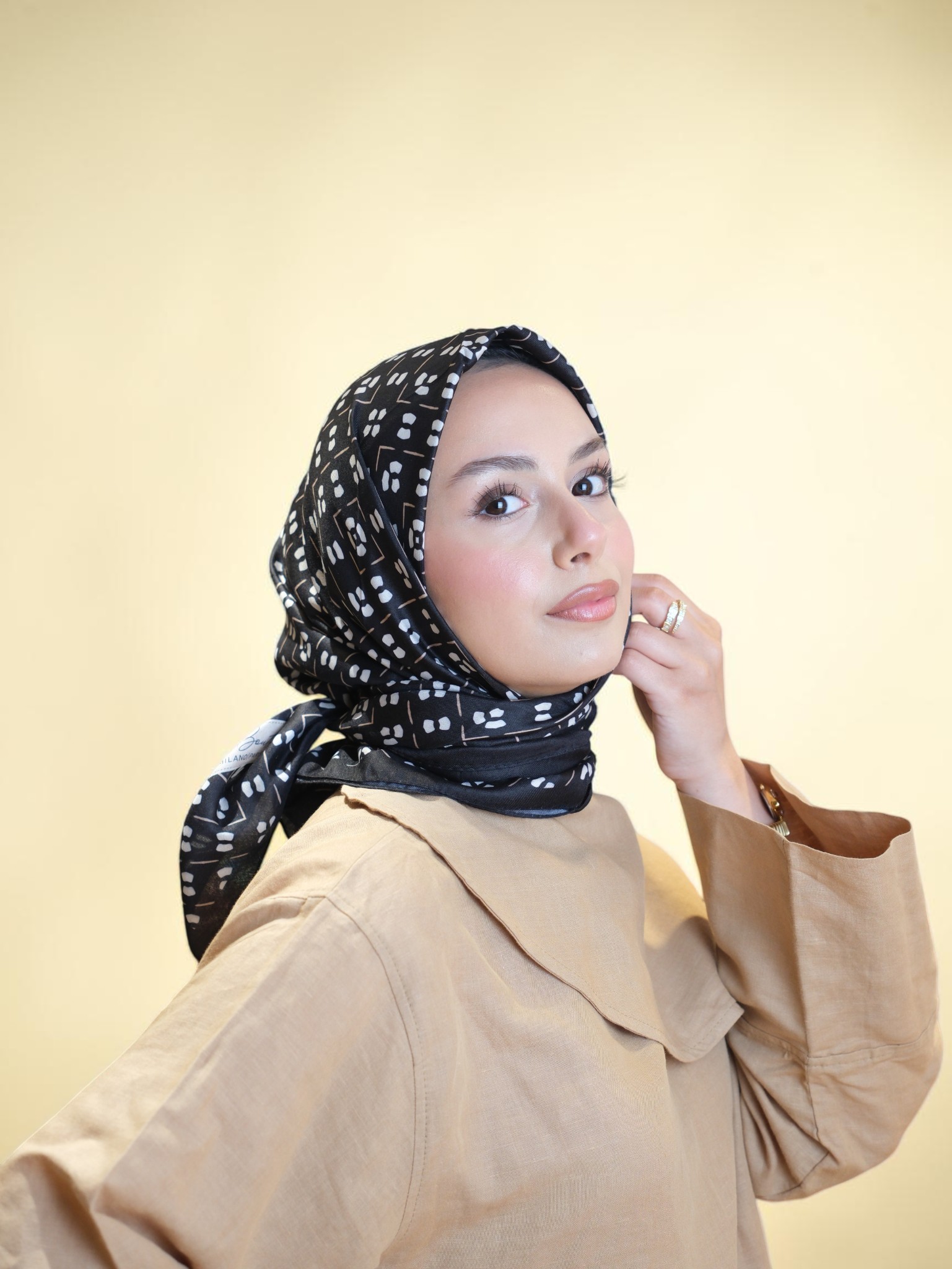 La Boutique Özel Seri Eşarp 5196 - Görsel 3