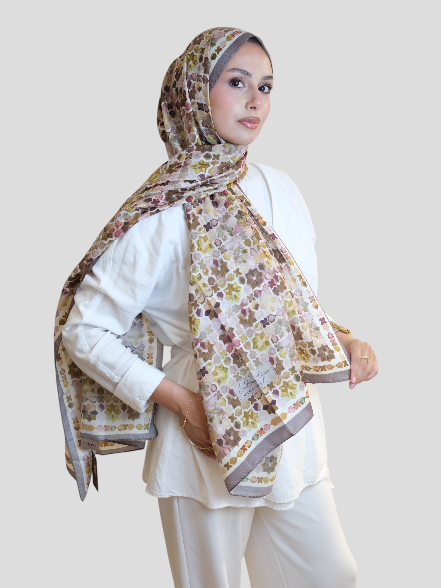La Boutique Özel Seri Şal 81350 - Görsel 2