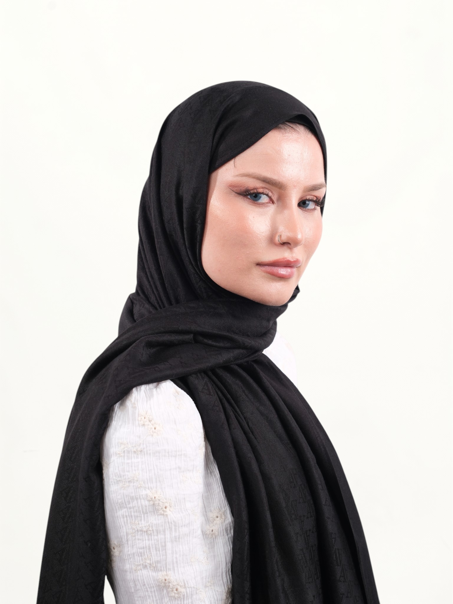Armine Viskon Şal Siyah-00